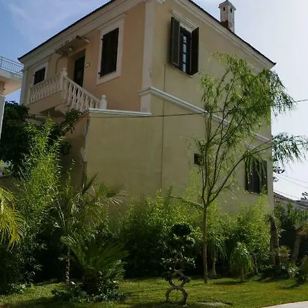 30villa Rd Villa