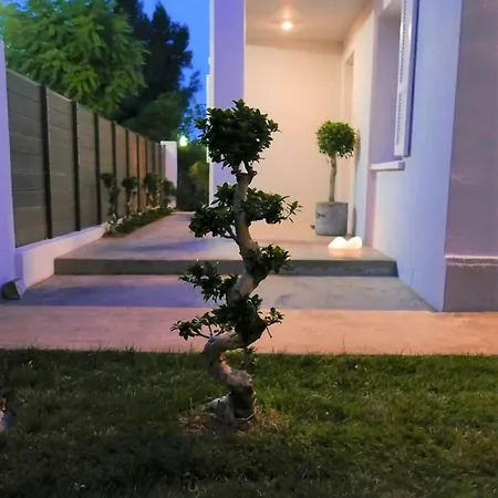 Vila 30villa Rd *